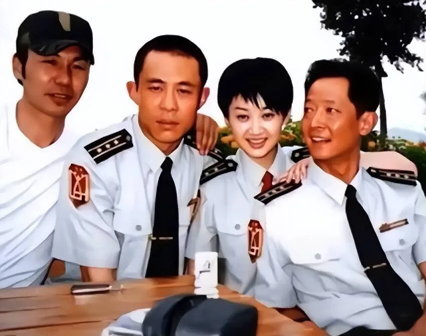 56歲單身獻殷勤無數為何不婚?網揭超狂真相 第 9 張