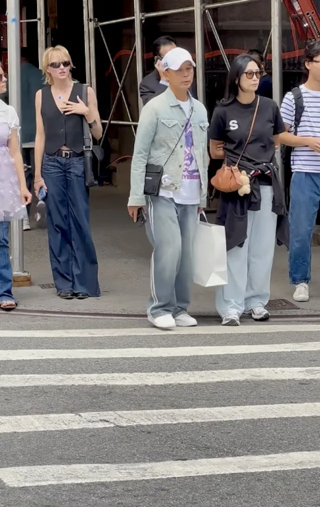 51歲女神素顏陪兒入學！17歲兒成李安學弟驚呆全網 第 3 張