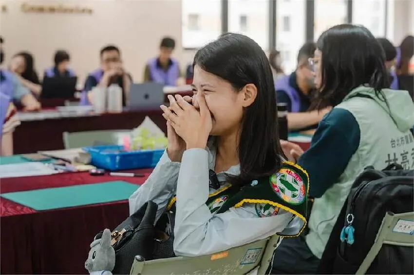 苗博雅驚喜同框黃捷!甜喊登記網暴動 第 3 張
