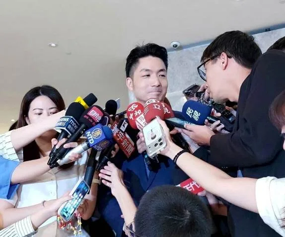 台北市長最新民調大反轉!市民揭勝出關鍵:這陣營最穩 第 2 張