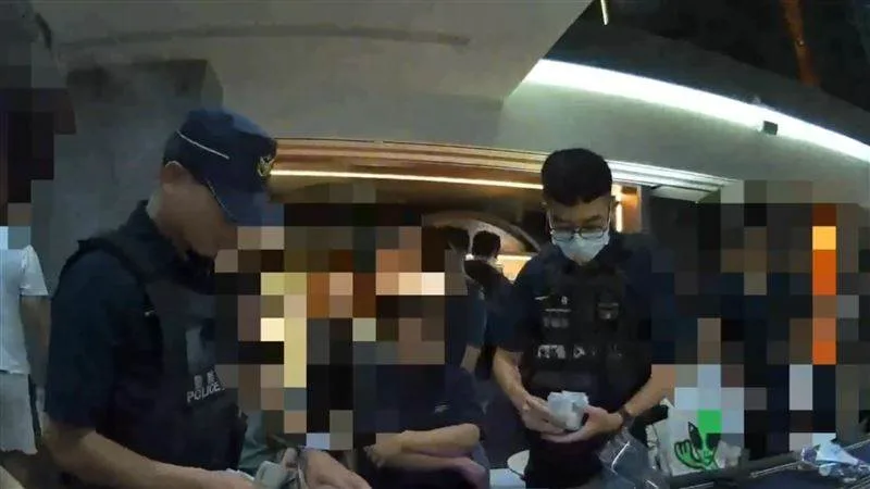 沈玉琳內湖豪宅深夜被攻堅！22人落網內幕曝光 第 2 張