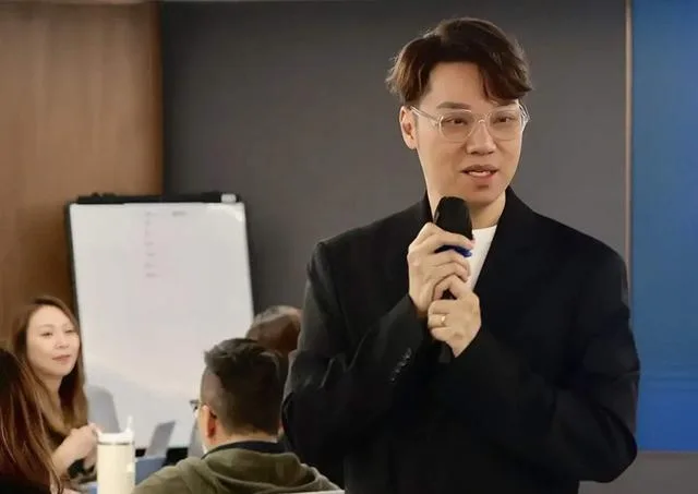 突發!香港知名男星因賭博欠下過億債務,申請破產後移居國外躲債 第 7 張