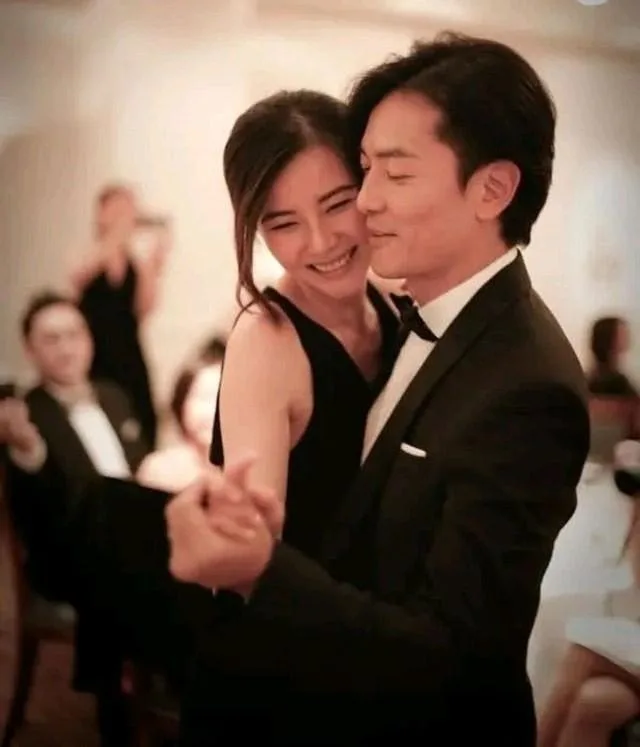 香港知名女星淡出多年復出拍戲,52歲身形圓潤,被張家輝當場調侃 第 6 張