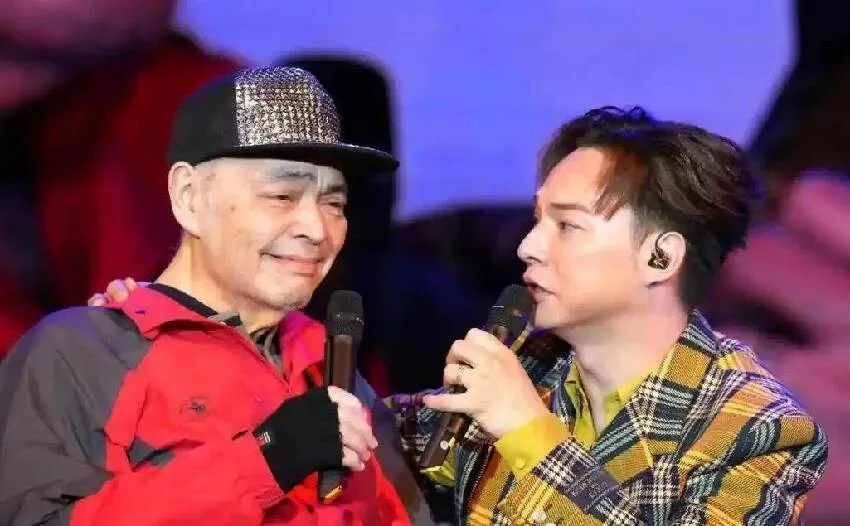 震撼!73歲樂壇天王失智住安養院驚傳1年半沒洗澡、長褥瘡月燒12萬 第 13 張