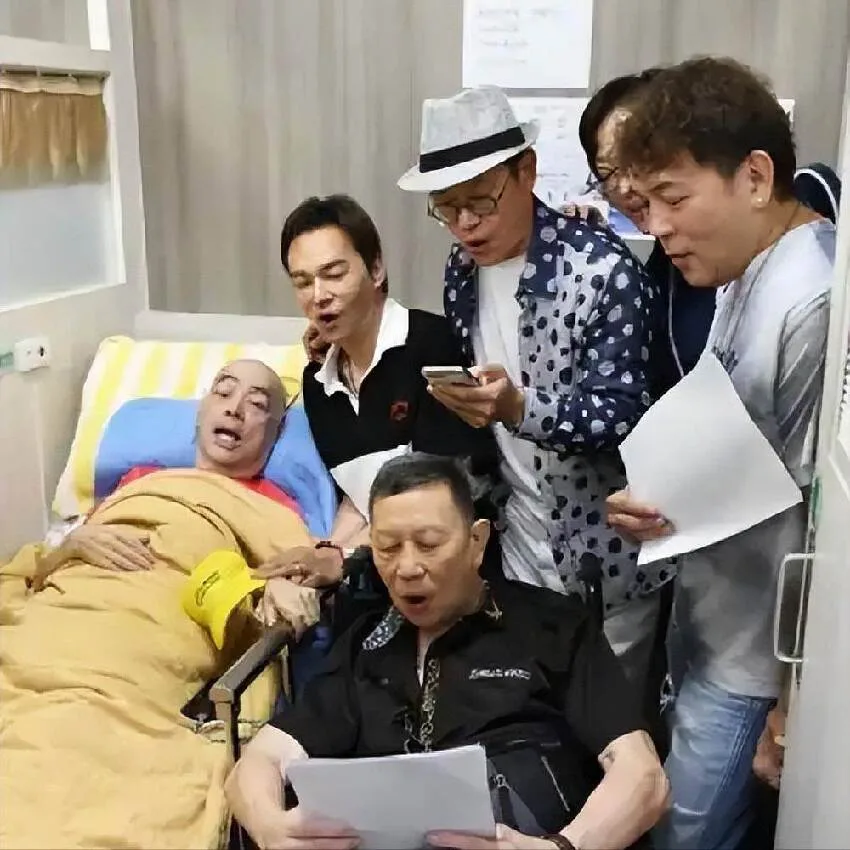 震撼!73歲樂壇天王失智住安養院驚傳1年半沒洗澡、長褥瘡月燒12萬 第 17 張