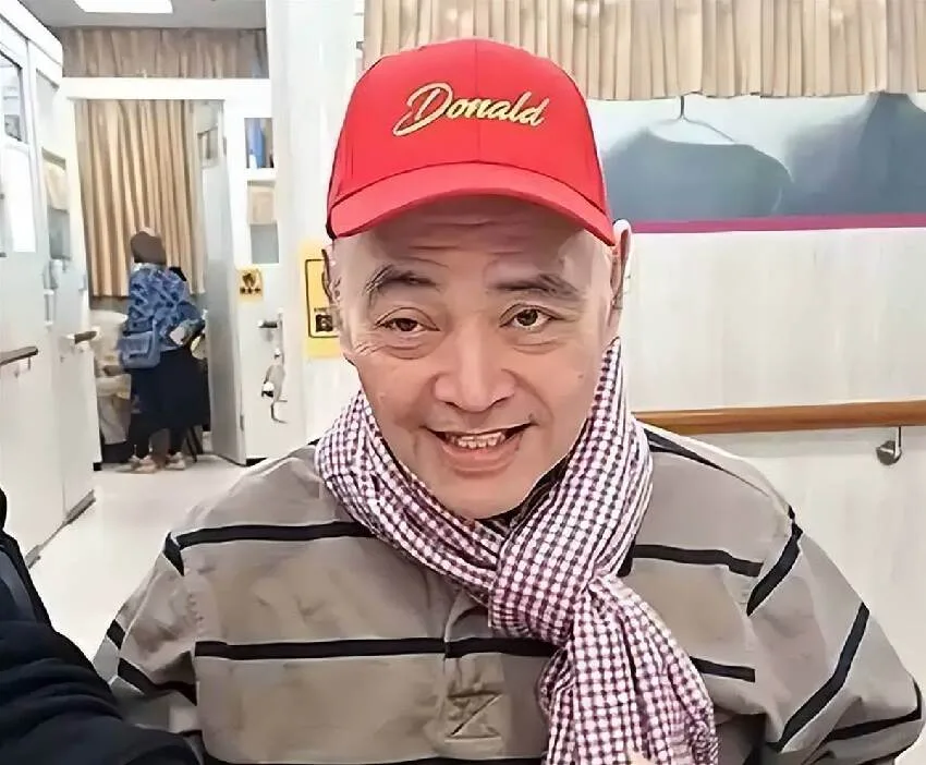 震撼!73歲樂壇天王失智住安養院驚傳1年半沒洗澡、長褥瘡月燒12萬 第 2 張