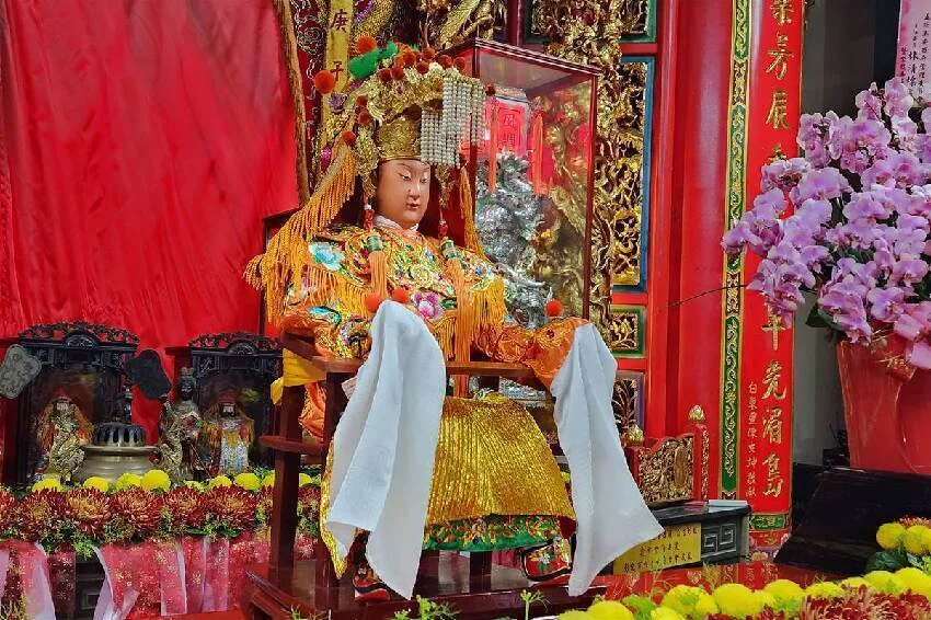 大甲鎮瀾宮天公爐突三度自響！媽祖抽出黑籤 預言這2地恐成下個震央 第 4 張