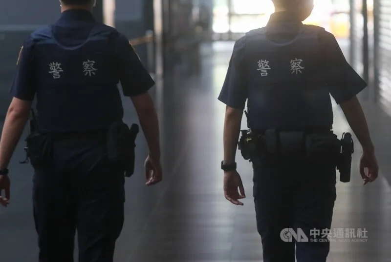 台中吃到飽5人狂嗑47盤肉,第48盤一翻店員急叫店長 第 4 張