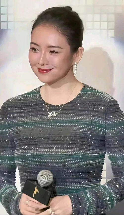 47歲影后素顏被拍「滿臉皺紋」 網驚:像普通大媽 粉絲揭真相 第 9 張