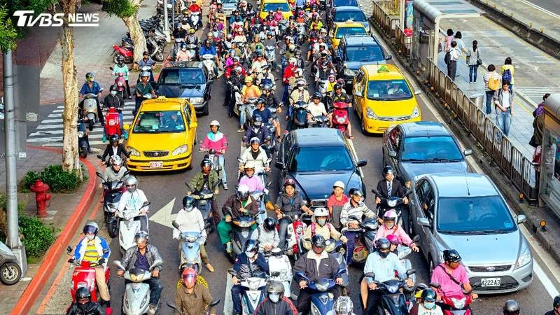交通新制今上路!無照駕駛等3類駕駛注意,違者罰1800元、吊扣駕照 第 2 張