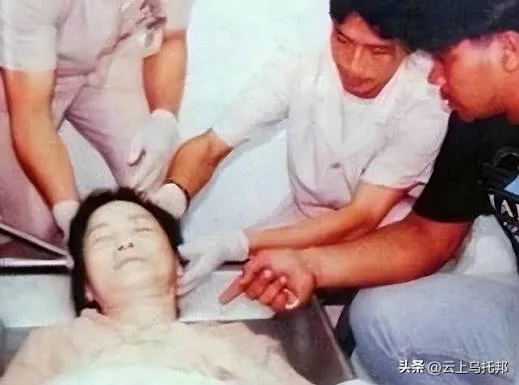 S前脖子上29處針孔,體遍佈紅斑、未婚夫保羅卻阻止屍檢!鄧麗君離開29年,已婚的保羅終於不再隱瞞 第 5 張