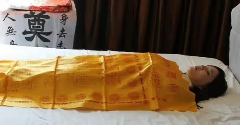 千萬別觸控剛去世親人的身體 !絕不是迷信,事實勝於雄辯,不可以不看 第 2 張